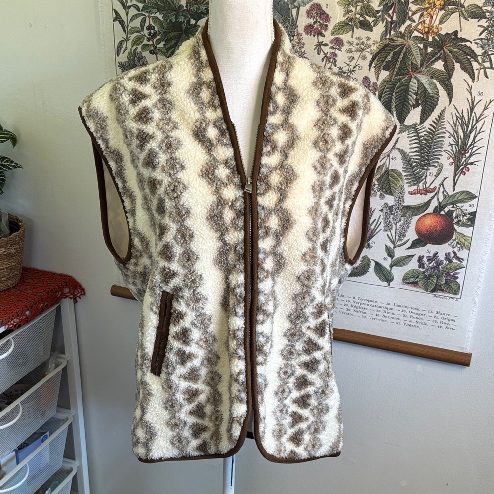 House of Harlow Cream and Brown Sherpa Zip Vest Small